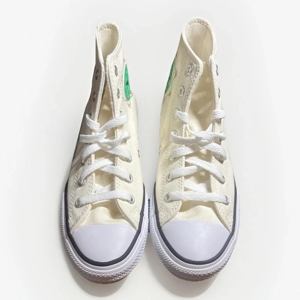 A14867F Converse Hi In Size 3 Youth